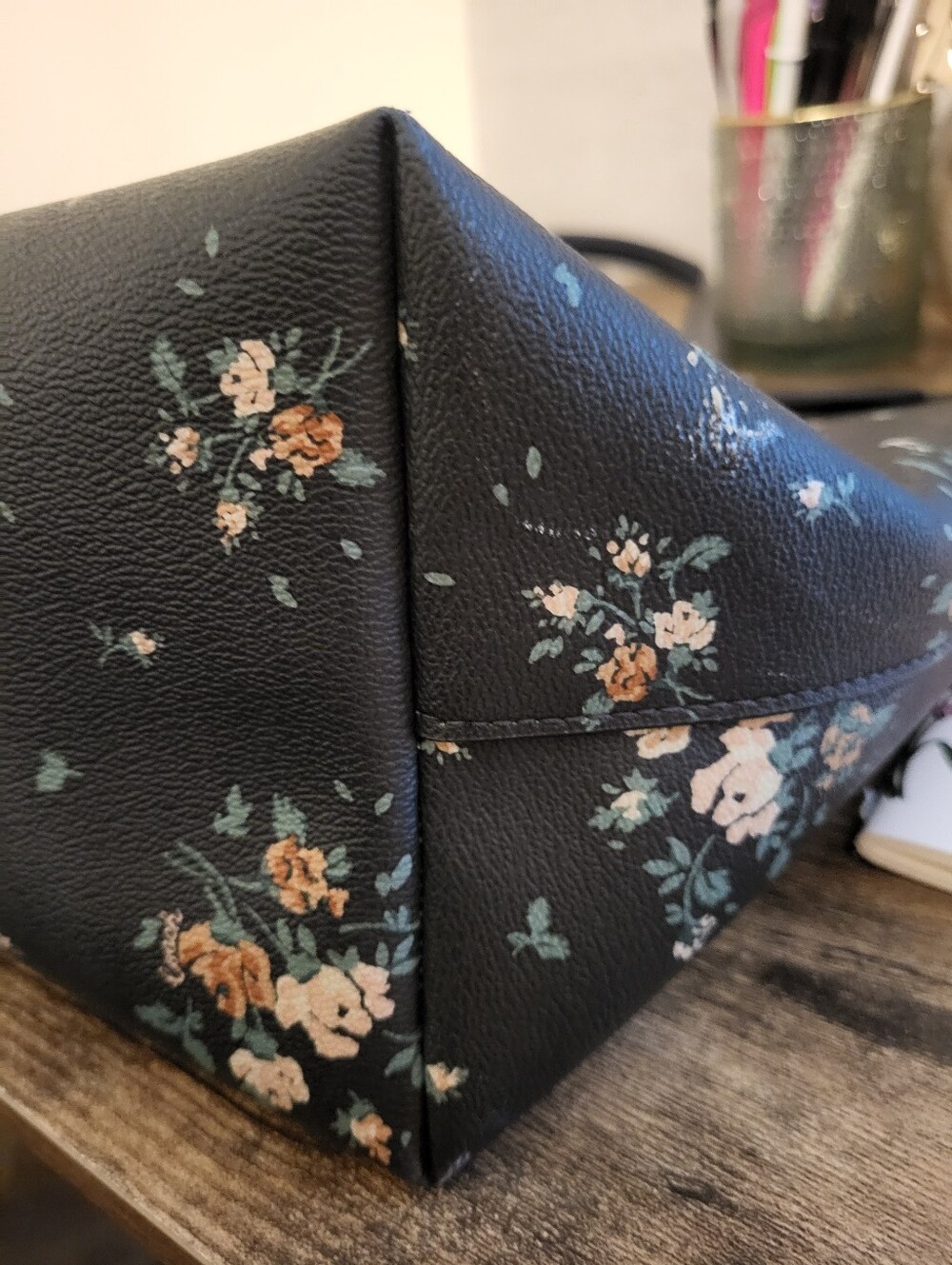 Coach Gallery Large Tote With Rose Bouqet Print - Picture 10 of 14